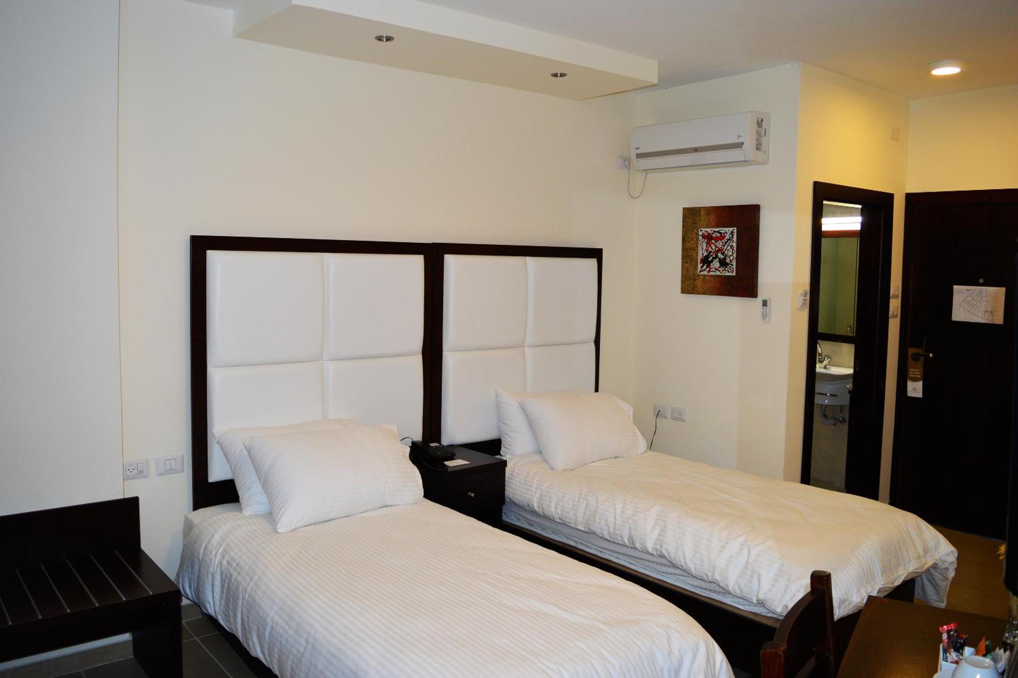 Taybeh Golden Hotel Ramallah Rum bild