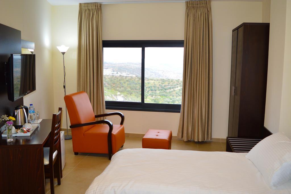 Taybeh Golden Hotel Ramallah Exteriör bild
