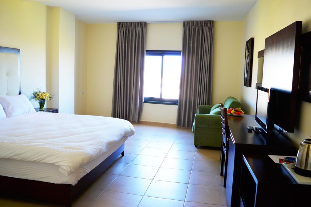 Taybeh Golden Hotel Ramallah Exteriör bild