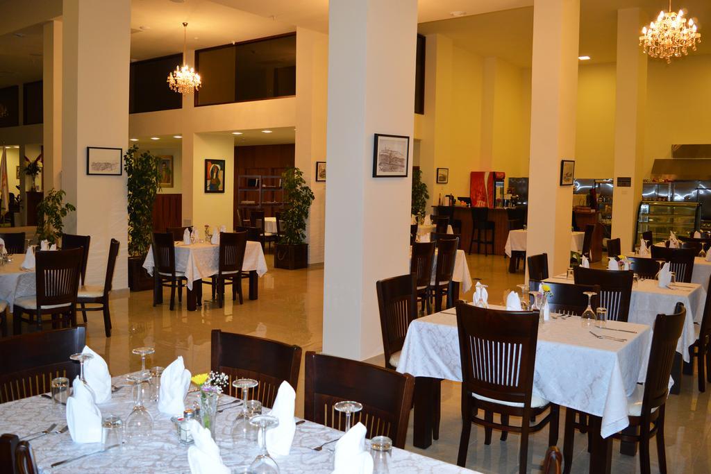 Taybeh Golden Hotel Ramallah Exteriör bild